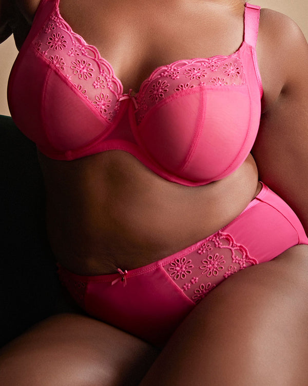 Le-Buste-Australia-10834-Sculptresse-Harmony-Deep-Brief-Hot-Pink-Lifestyle