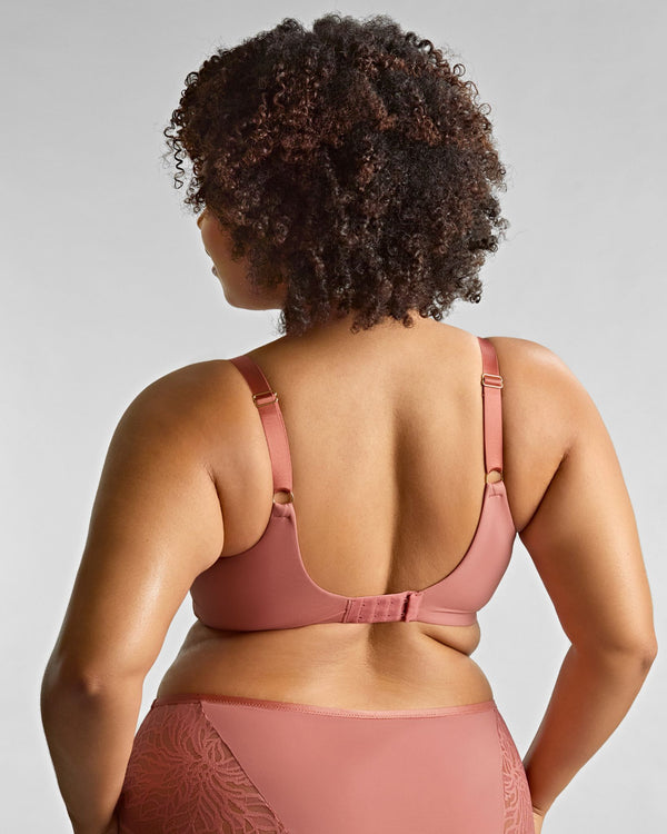 Scruptresse Sophia Bra is made for the curvy woman back view