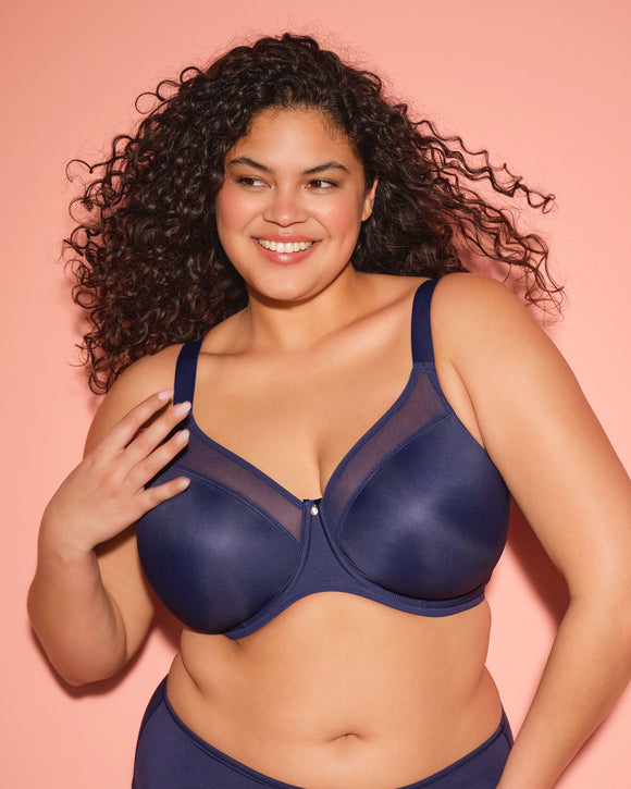 Elomi Smooth Seamless bra made for curvy woman with fuller busts