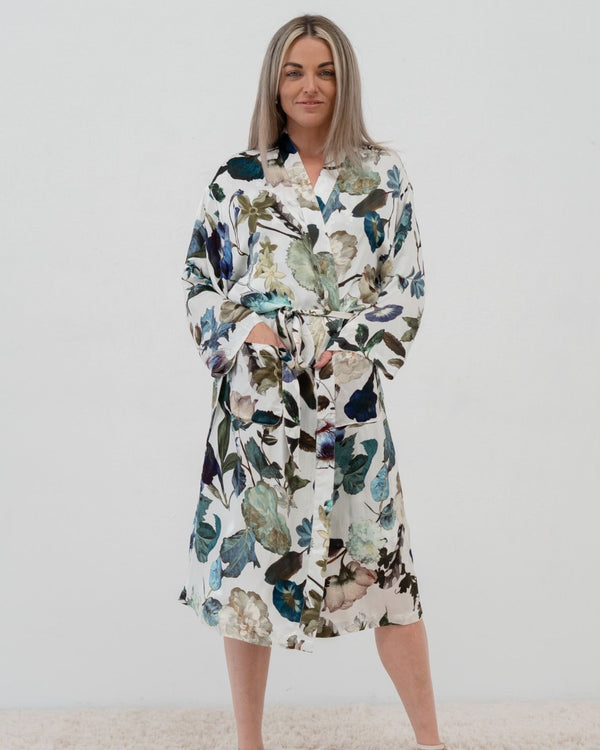 Le-Buste-Australia-Maleny-Fox-Silky-Modal-Robe-White-Front-Closed