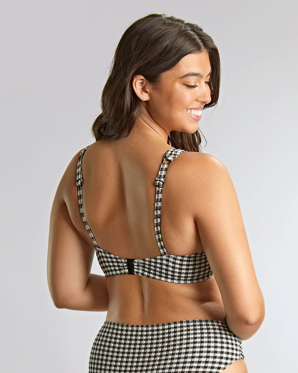 Model wears Black and White Gingham Full Cup Bikini top for D-K cup sizes