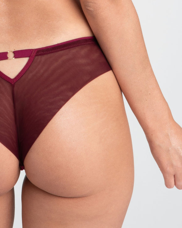 Le-Buste-Australia-Samanta-Adelina-M300-Thong-Ruby-Back-Close-Up