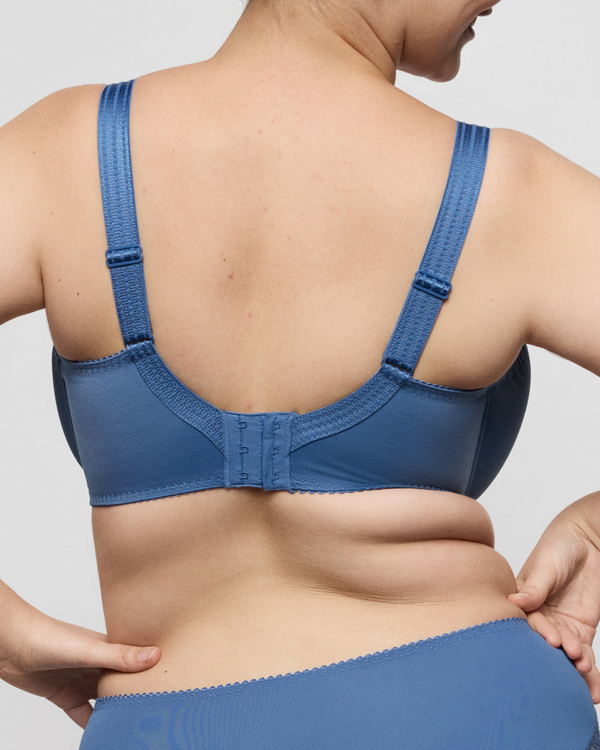 Primadonna Montara Full Cup Bra in Regatta, made for curves back view