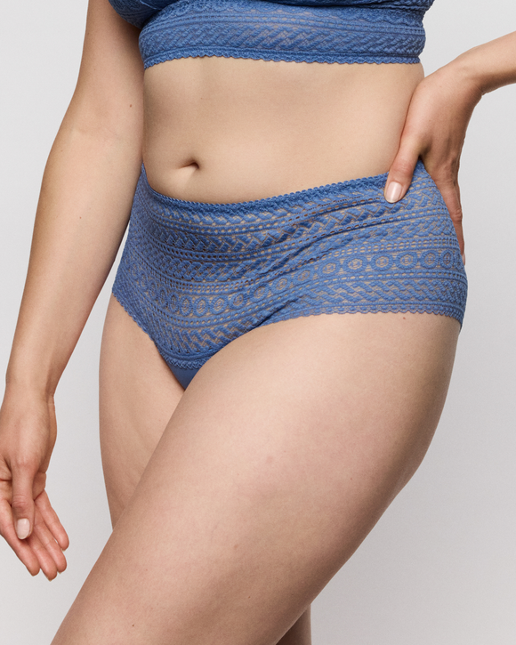 Primadonna Luxury Thong in the color Regatta, made for curves